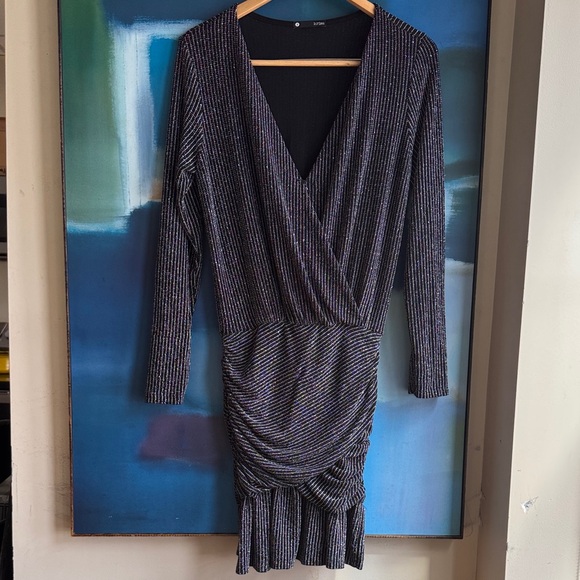 KRISA surplice ruched skirt dress in glam - Picture 2 of 12